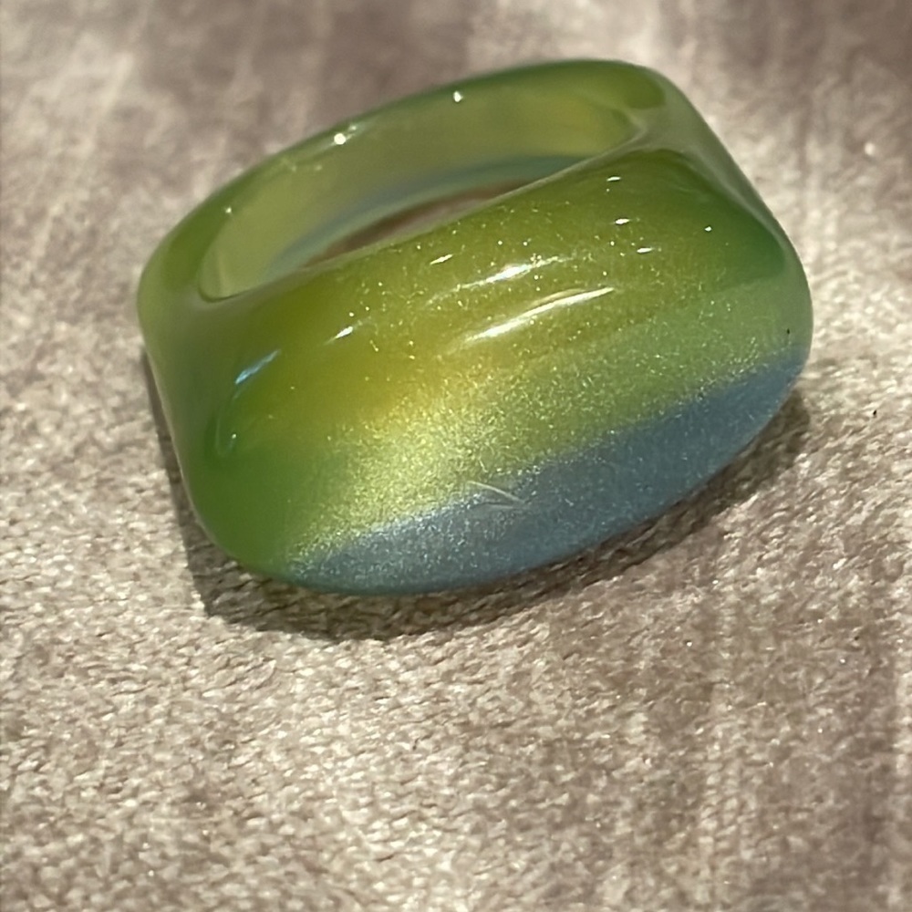 Green & Blue Shimmer Lucite Ring size 7.25